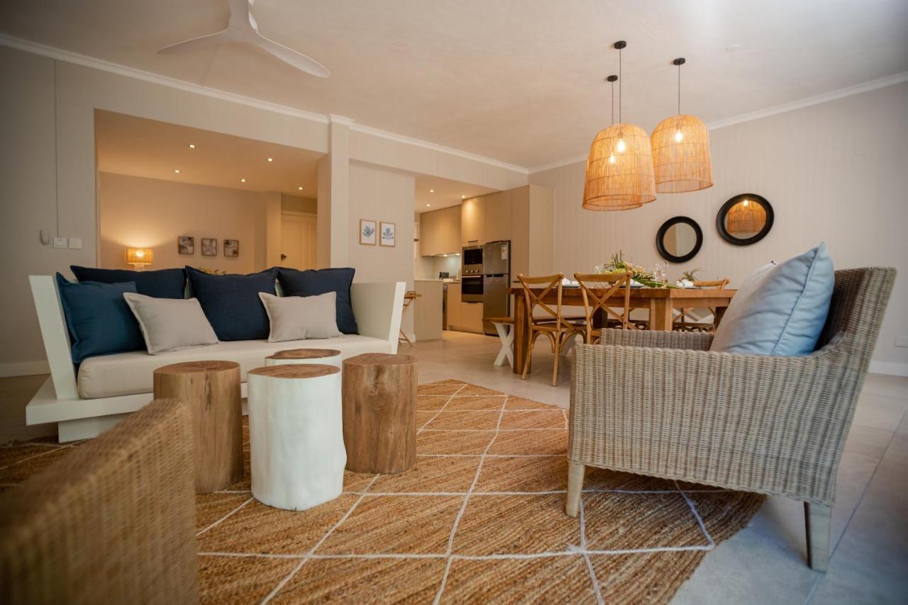 Blue Coral Beachfront Penthouse Flic-en-Flacq Екстериор снимка