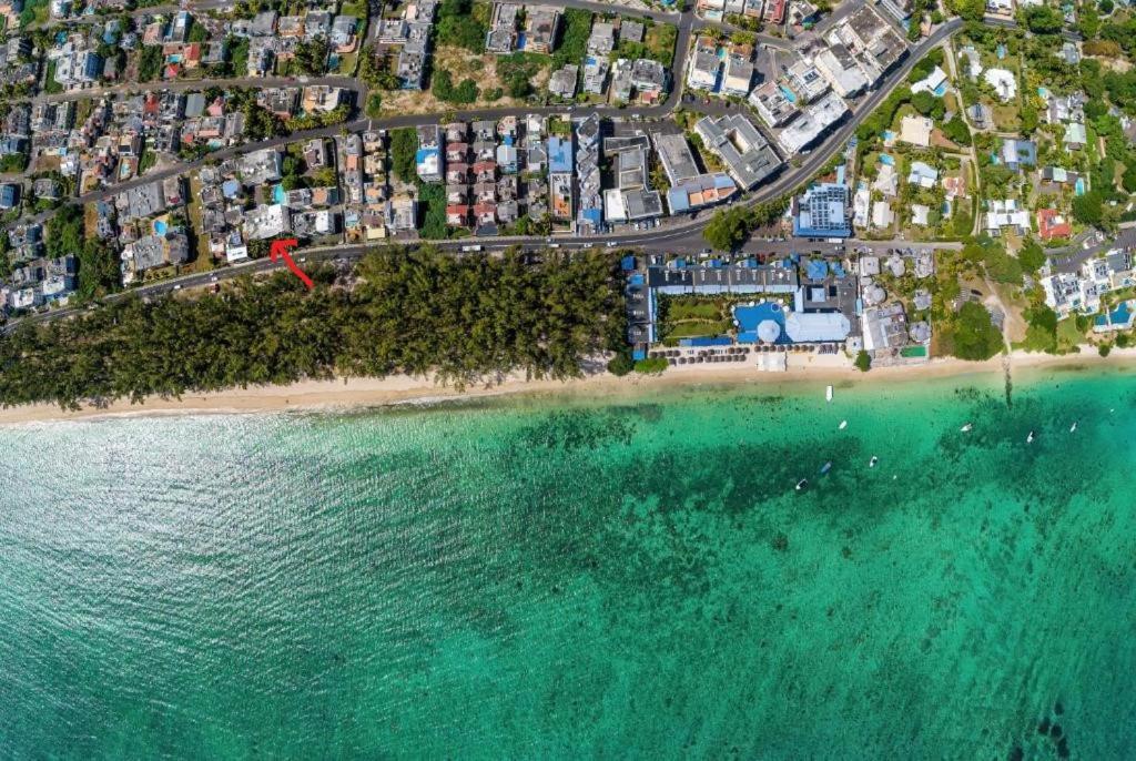 Blue Coral Beachfront Penthouse Flic-en-Flacq Екстериор снимка